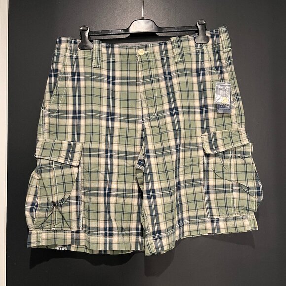 NWT Green Plaid Cargo Shorts Polo Jeans Company Size 38 - Picture 1 of 7